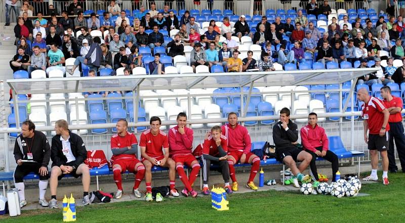 Derby utkání 2. kola Poháru České pošty dopadlo ve frýdeckých Stovkách lépe pro hosty z Třince. 