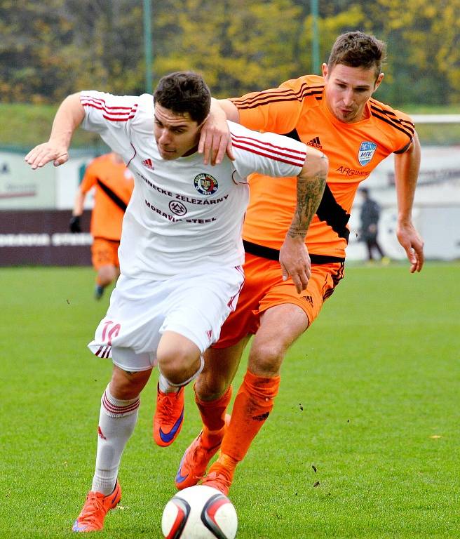 V derby se nakonec body dělily. Třinec v domácím prostředí hrál s Valcíři 1:1. 