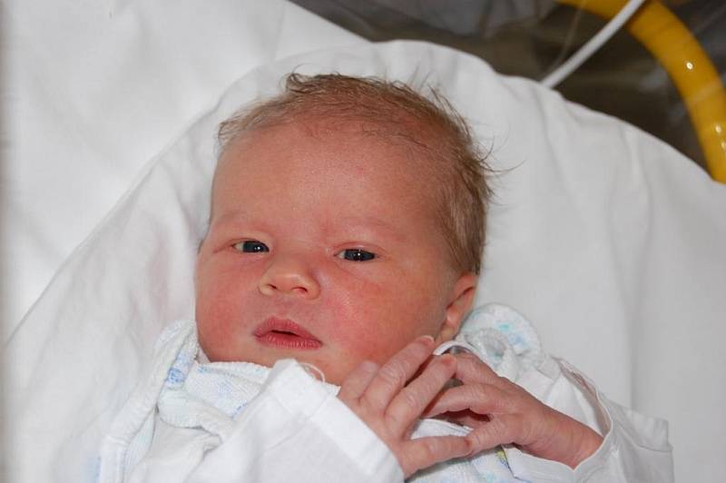 Lucie Placzková, Jablunkov, nar. 11.2., 53 cm, 3,9 kg, nemocnice Třinec.