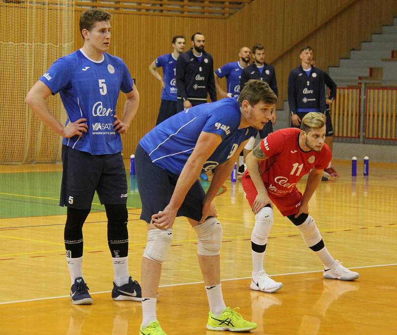 Barážová série mezi Black Volley Beskydy a Aerem Odolena Voda pokračuje v sobotu rozhodujícím zápasem na palubovce soupeře.