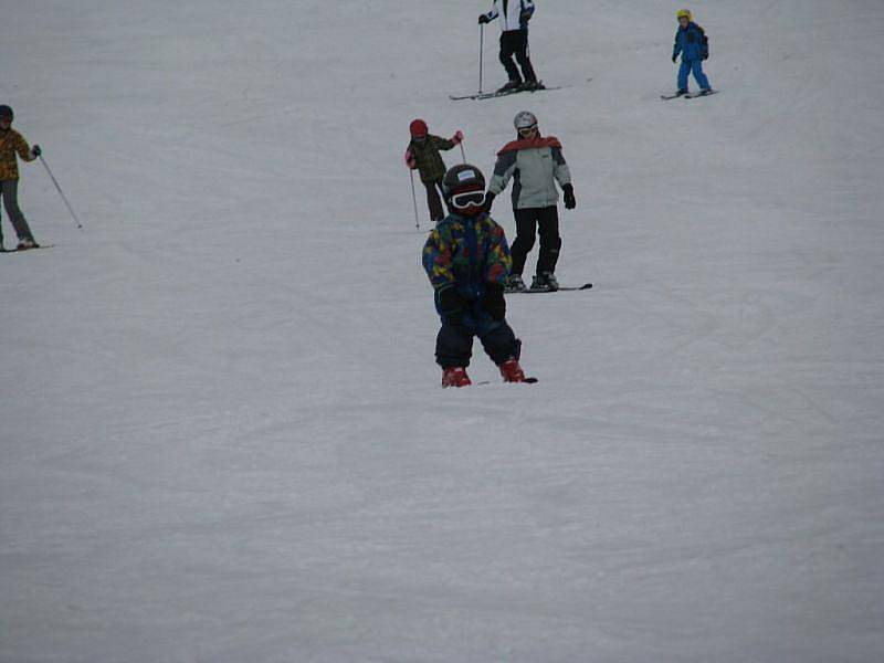Lyžařský areál Opálená Pstruží zažil v sobotu nápor lyžařů.