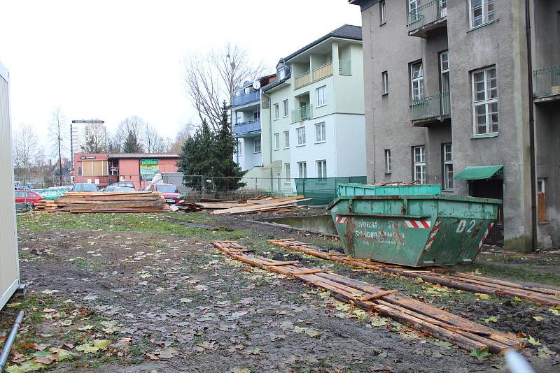 Demolice Domu Pionýrů začala.