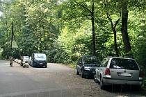 Parkování na Ostravici a Krásné pod Lysou horou v Beskydech, 17. 8. 2023.