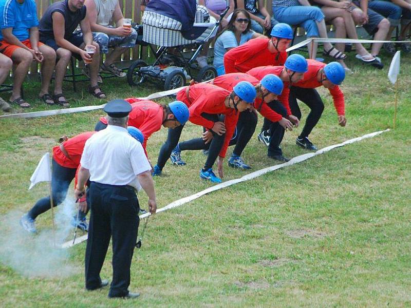 V Lukavci, místní části Fulneku, se konala již po 24. vyhlášená požární soutěž Terénní vlna.