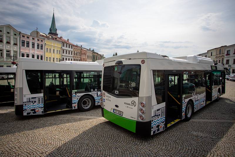 Představení nových nízkoemisních autobusů SOR NSG 12m s pohonem na CNG, 24. července 2020 ve Frýdku-Místku.