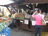 Nákupy na trzích jsou pro mnoho zákazníků atraktivní. Podle trhovců je zajímá původ ovoce a zeleniny, největší zájem je o české plody. 
