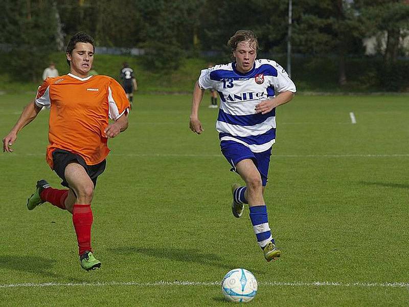 Mladí fotbalisté Brušperku zdolali v krajském přeboru dorostu na domácím hřišti nováčka ze Starého Města 2:1. 