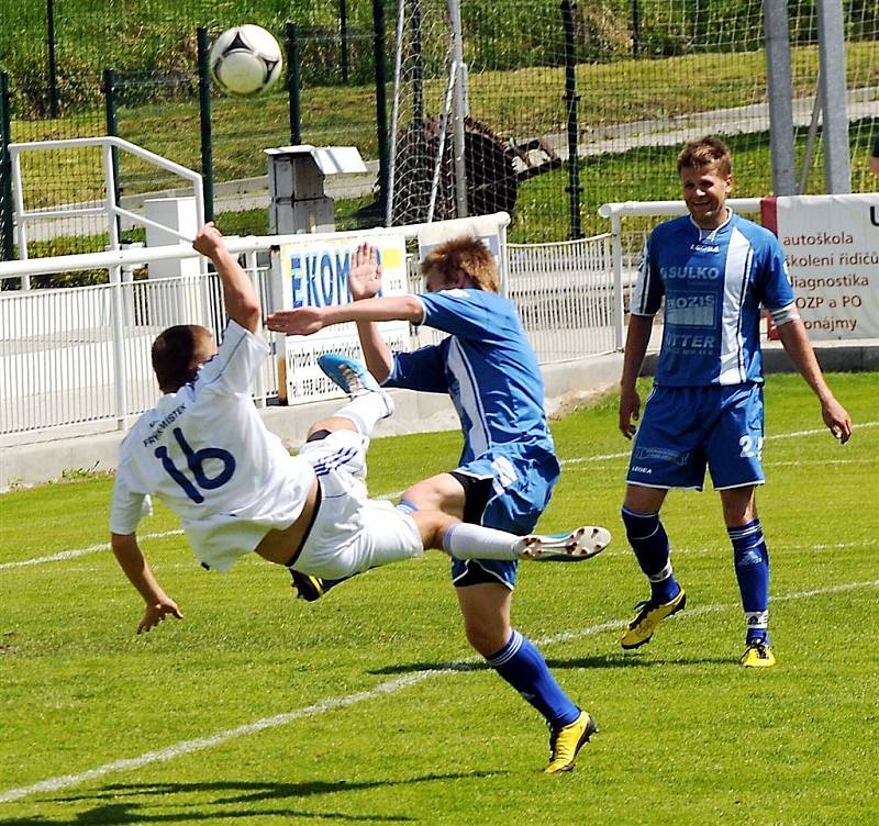 Třetiligoví fotbalisté Frýdku-Místku udolali tým Zábřehu, když rozhodující branka utkání padla v poslední minutě z pokutového kopu.