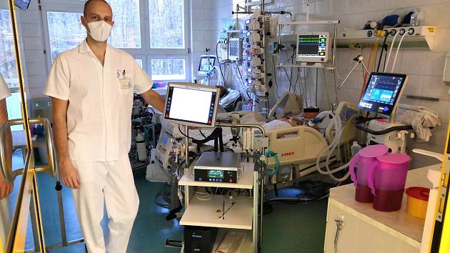 MUDr. Radim Špaček, vedoucí lékař ECMO programu na kardiologickém oddělení Nemocnice Agel Třinec-Podlesí.