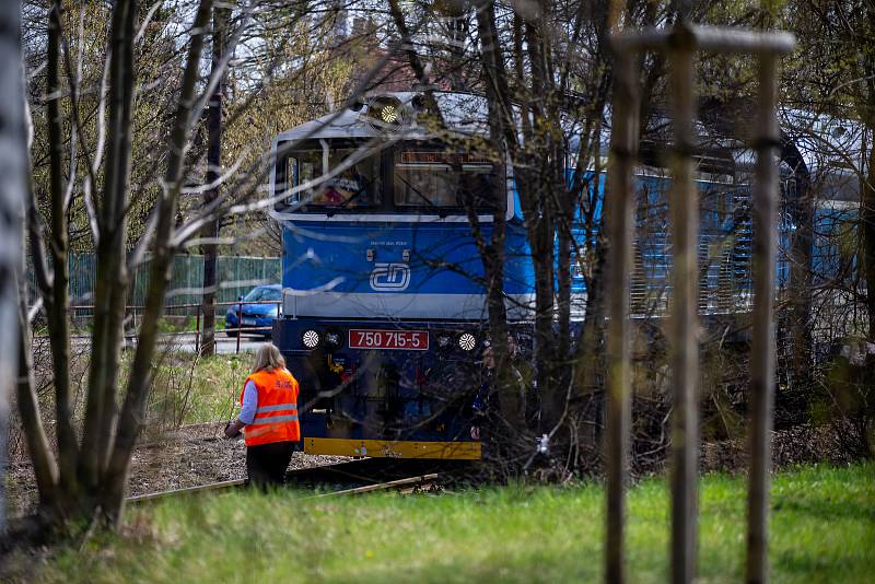 Nehoda vlaku na trati u ulice Míru, 21. dubna 2022 ve Frýdku-Místku.
