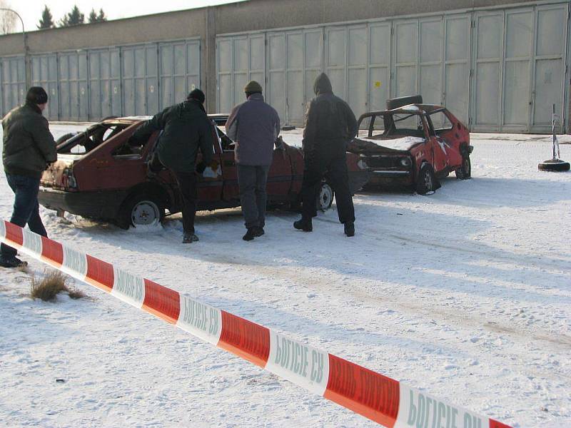 Policisté speciální pořádkové jednotky krajského ředitelství se ve středu 8. února v areálu bývalých kasáren Bahno ve Frýdku-Místku pochlubili novinkou – obrněným kolovým vozidlem OKV-P. 