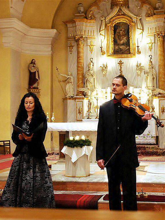 Kostel sv. Máří Magdalény v Kunčicích pod Ondřejníkem hostil adventní koncert.