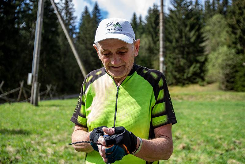 Lubomír Vláčil, symbolicky v zeleném trikotu pro pravé vrchaře, si u záznamů o pokoření Lysé hory mohl napsat číslovku 2000!