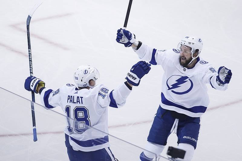 Ondřej Palát slaví. S Tampou Bay si zahraje o Stanley Cup.