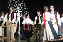 V kině Petra Bezruče vystoupil v sobotu 13. listopadu taneční a pěvecký soubor Ostravica. Tento slavnostní koncert byl připomínkou k 50. výročí jeho založení.