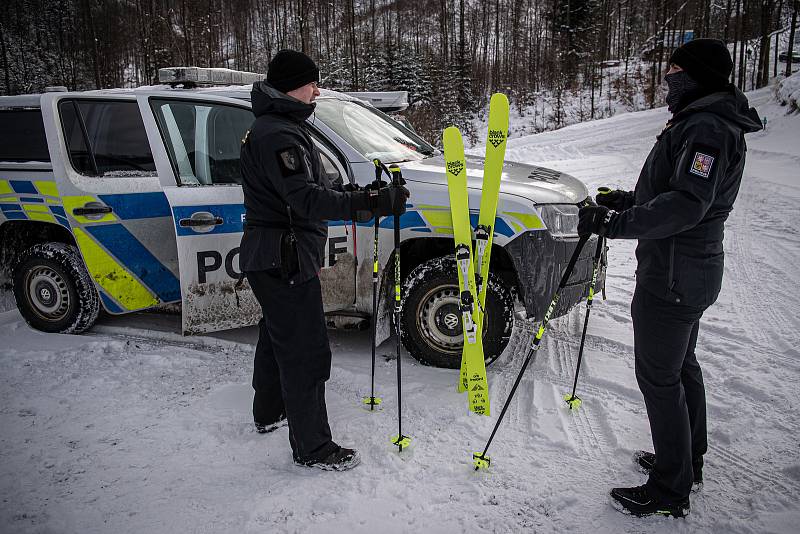 Turistická chata Severka a panorama Beskyd, 15. ledna 2021 v Dolní Lomné.