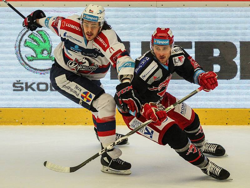 7. čtvrtfinále hokejové extraligy: Třinec - Pardubice (8:1).