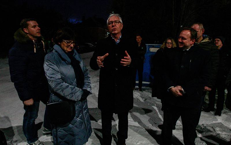 Kandidát na prezidenta ČR Jiří Drahoš se svou manželkou na návštěvě v rodném Jablunkově.