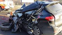 Při nehodě v prosinci 2013 zemřeli v Kunčičkách u Bašky na silnici I/56 dva lidé.