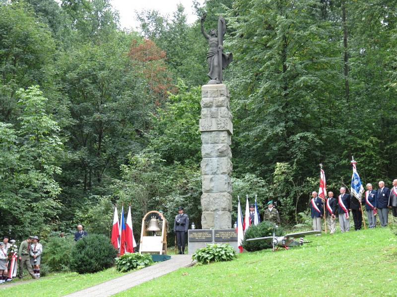 Vzpomínková slavnost na legendární polské letce v Těrlicku-Kostelci.