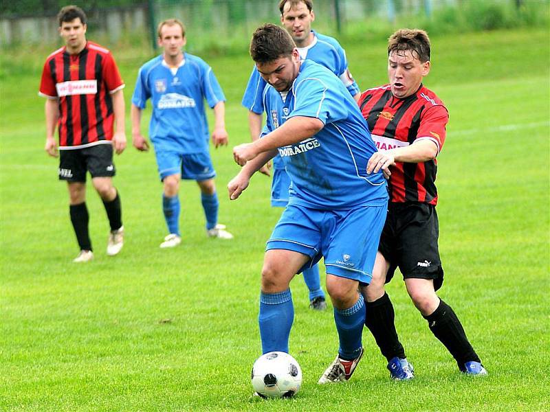 Fotbalisté Palkovic si v domácím prostředí poradili s vedoucími Dobraticemi. 