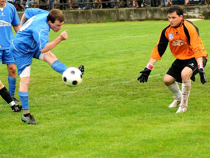 Fotbalisté Palkovic si v domácím prostředí poradili s vedoucími Dobraticemi. 