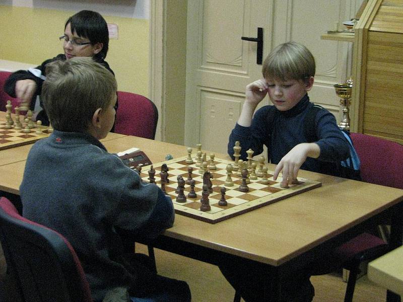 Středisko volného času Klíč ve Frýdku-Místku ožilo během víkendu mladými šachisty, kteří si to znovu rozdali o sladké odměny.