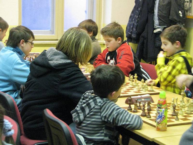 Středisko volného času Klíč ve Frýdku-Místku ožilo během víkendu mladými šachisty, kteří si to znovu rozdali o sladké odměny.