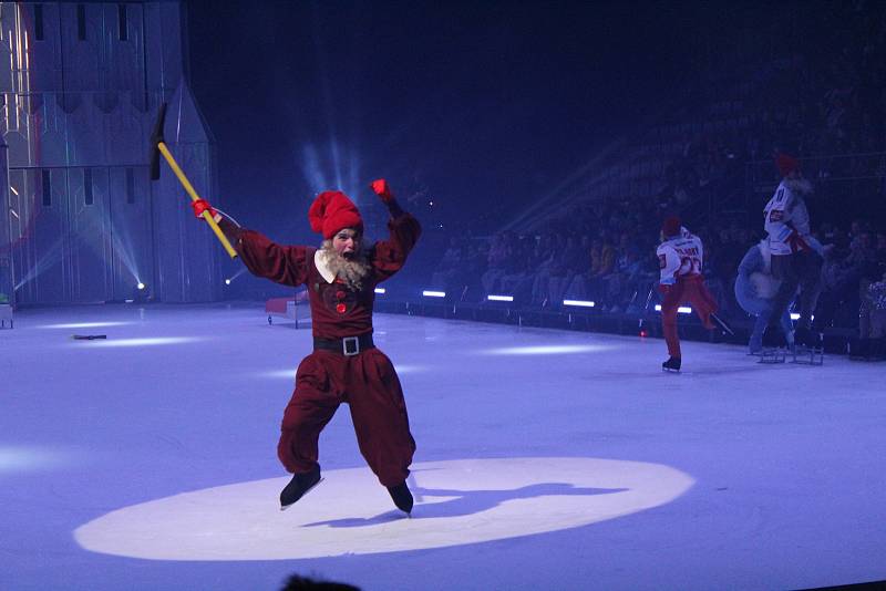 Páteční premiéra muzikálu Sněhurka na ledě v Třinci.
