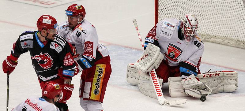 Třinec - Hradec Králové. Semifinále play-off.