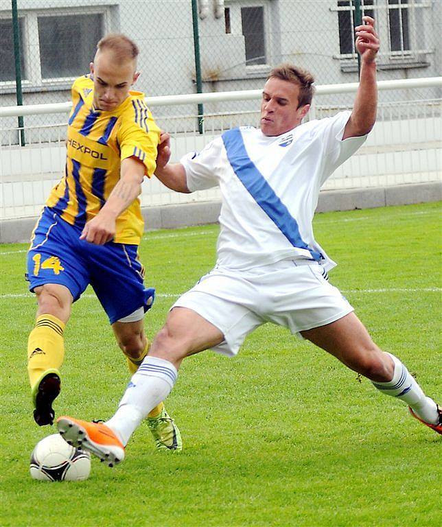 Třetiligoví fotbalisté Frýdku-Místku zdolali v domácím prostředí Uničov 2:0.