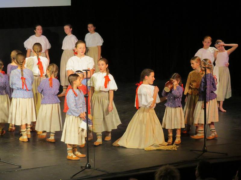 Dětský folklorní soubor Ondrášek dvěma koncerty oslavil 15. narozeniny.