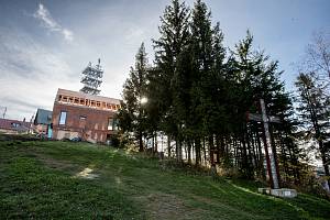 Stavba nové chaty Horské služby Beskydy na Javorovém, 9. listopadu 2023, Tyra.