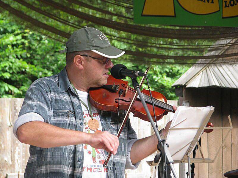 Festival na pomezí v Dolní Lomné.