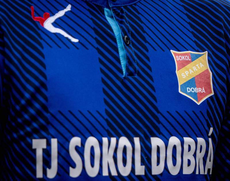 Předání nových míčů malým fotbalistům v Dobré, 8. června 2020 ve Frýdku-Místku.