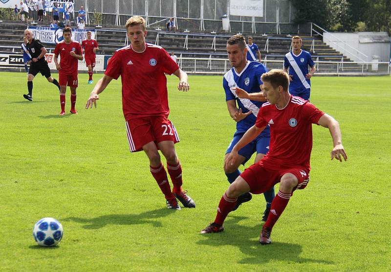 Třetiligoví fotbalisté MFK Frýdek-Místek (v modrém) porazili v úvodním kole rezervní celek prvoligové Sigmy Olomouc 3:1.