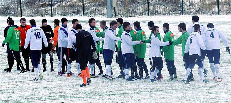 Fotbalisté třetiligového Frýdku-Místku si v prvním letošním přípravném utkání poradili s lídrem krajského přeboru z Petřkovic 6:1.