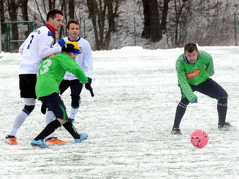 Fotbalisté třetiligového Frýdku-Místku si v prvním letošním přípravném utkání poradili s lídrem krajského přeboru z Petřkovic 6:1.