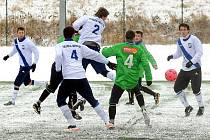 Fotbalisté třetiligového Frýdku-Místku si v prvním letošním přípravném utkání poradili s lídrem krajského přeboru z Petřkovic 6:1.