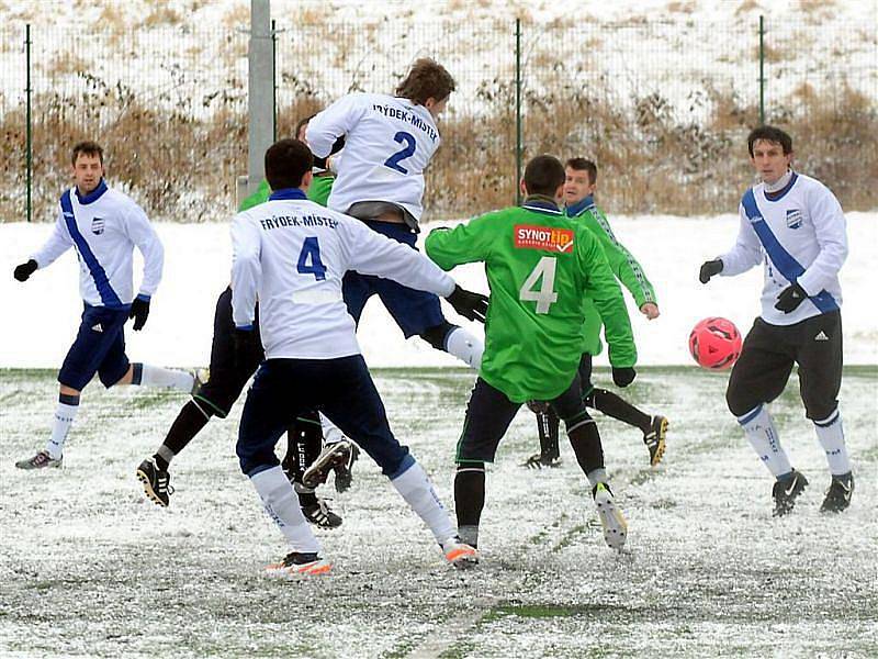 Fotbalisté třetiligového Frýdku-Místku si v prvním letošním přípravném utkání poradili s lídrem krajského přeboru z Petřkovic 6:1.