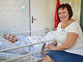 Nemocniční kaplanka Yvona Guznarová ví, že každému člověku pomůže, když může své těžkosti a obavy s někým sdílet. 