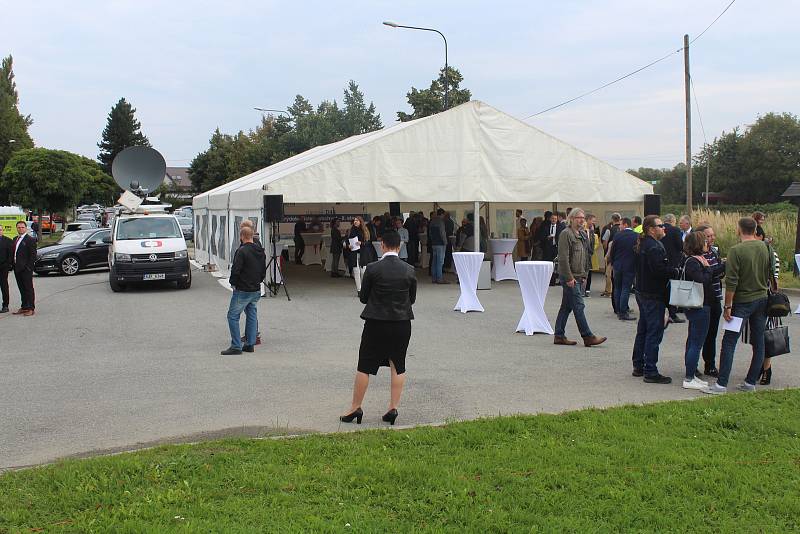 Slavnostní zahájení výstavby druhé etapy obchvatu Frýdku-Místku.