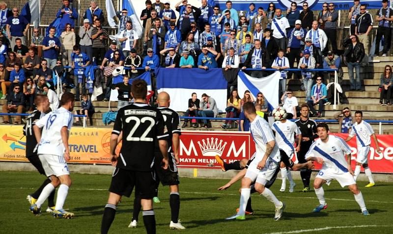 Fotbalisté Frýdku-Místku na domácím hřišti nestačili Žižkovu a podlehli mu 0:2. 