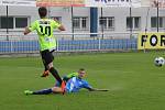 Fotbalisté Frýdku-Místku (v modrém) remizovali v domácím prostředí s Vítkovicemi 2:2.