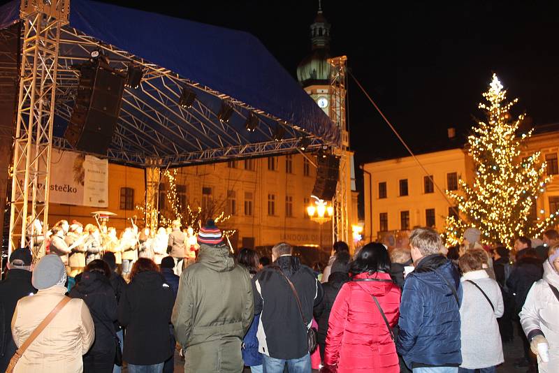 Regionem zněly koledy.