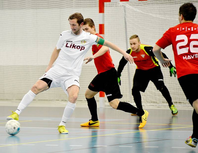 Futsalisté třineckého Likopu sice v posledním kole porazili Helas Brno na domácí palubovce 4:0, jelikož ale dokázali bodovat také největší konkurenti v boji o sestup, loučí se Třinec po roce s nejvyšší futsalovou soutěží. 