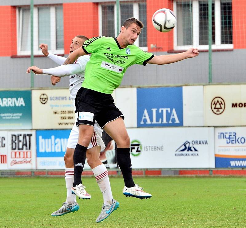 Třinečtí fotbalisté nakonec s nováčkem FNL z Vyšehradu remizovali 3:3. 