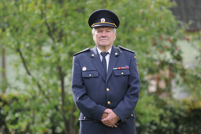 Jiří Šigut zasvětil podstatnou část života hasičstvu. Osmnáct let totiž dělal velitele SDH Krásná - Mohelnice, poté byl 32 let jeho starostou.