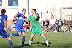 Dobratičtí fotbalisté (v modrých dresech) nadějné dvoubrankové vedení v Datyni nakonec neudrželi. Gól na 2:2 inkasovali v nastaveném čase.