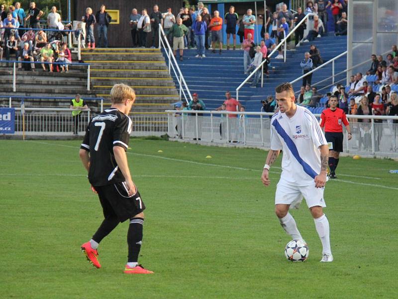 Fotbalisté Frýdku-Místku porazili na svém stadionu druholigového lídra ze Žižkova 1:0, když jedinou branku utkání vstřelil útočník Matúš.